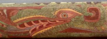 Serpente piumato che riversa dalla bocca un fiotto d'acqua 400-650 d.C.